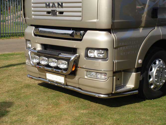 TGA LOBAR MET 7 ORANJE LEDS RVS