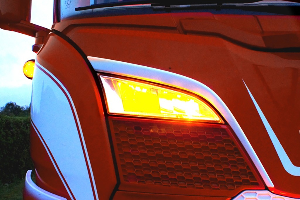 DUO LED Positielicht voor Grille Verstraler Scania R&S NextGen tot 2023