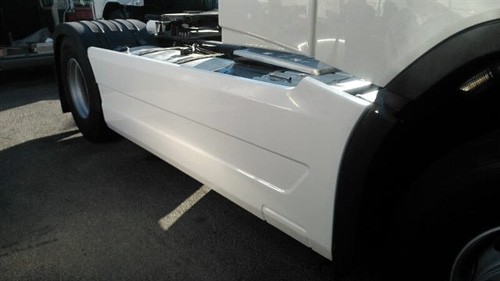 Sideskirts for Volvo FH4 | Wheelbase 3800mm | Ladder in Big Tank