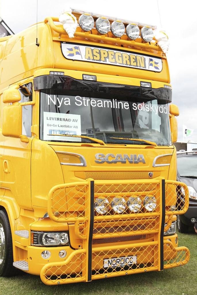 XL Zonneklep voor Scania Streamline 2013+ | UK Versie met Uitsparingen voor RHD Trucks